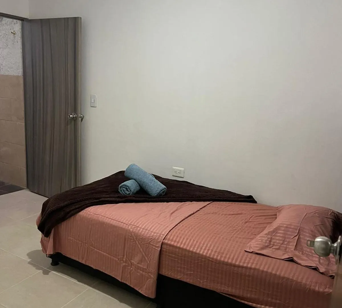 Apartment Apartamento Ideal Cerca De La Comuna 13 - Descubre El Graffiti De Medellin Colombia